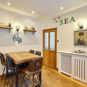 Sea Urchin Holiday home Whitby